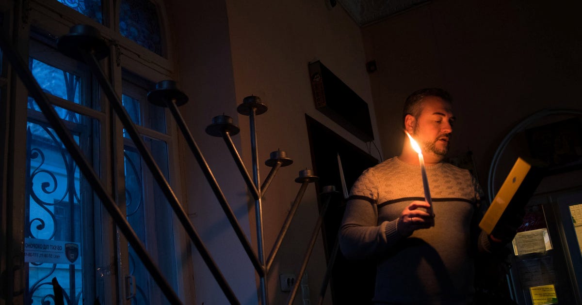 Hanukkah in wartime Ukraine: Pageant lights amid blackouts and shelling in Odesa – Haaretz