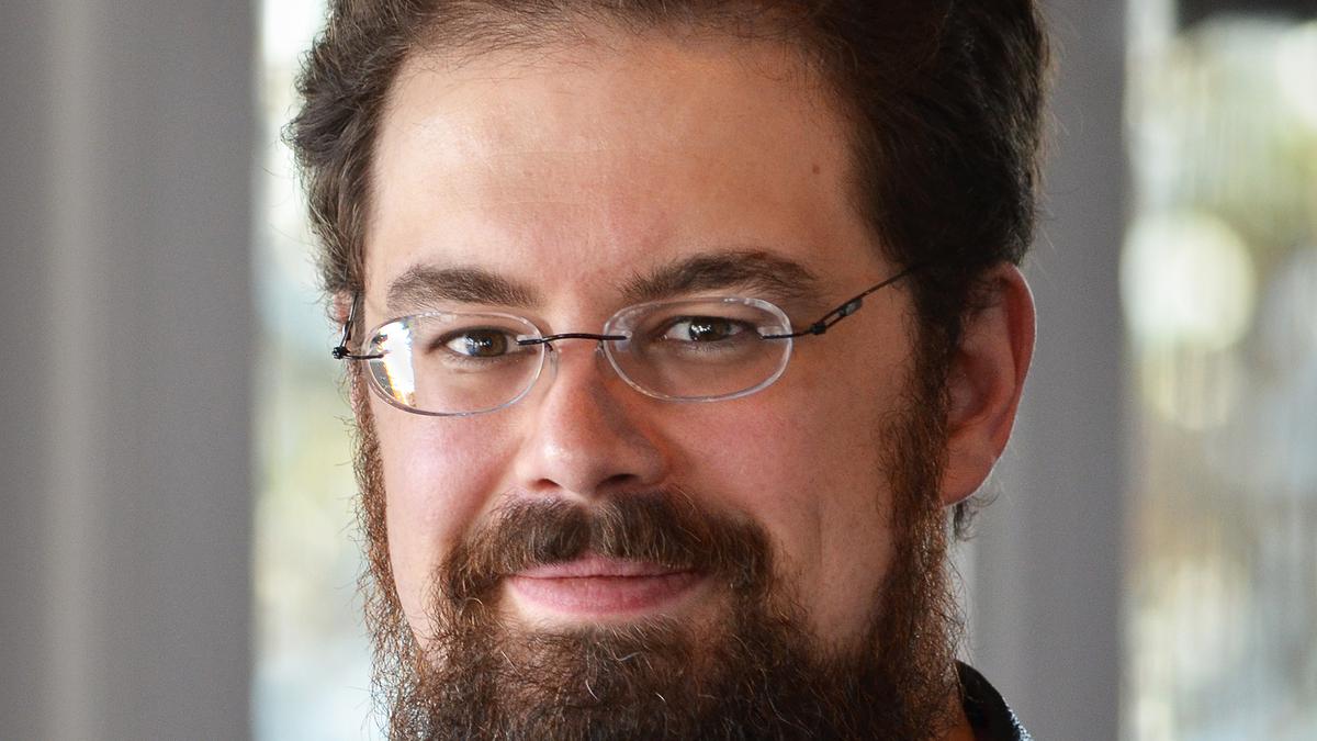 Christopher Paolini’s writer, Tor Books, slammed for guide cowl allegedly created by AI