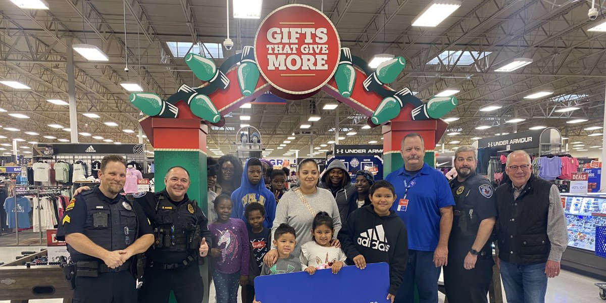 Tyler Police Division coodinates Christmas purchasing spree