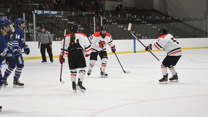 Girls’s Hockey Downs UNE 4-1, Extends Unbeaten Streak to Seven Video games