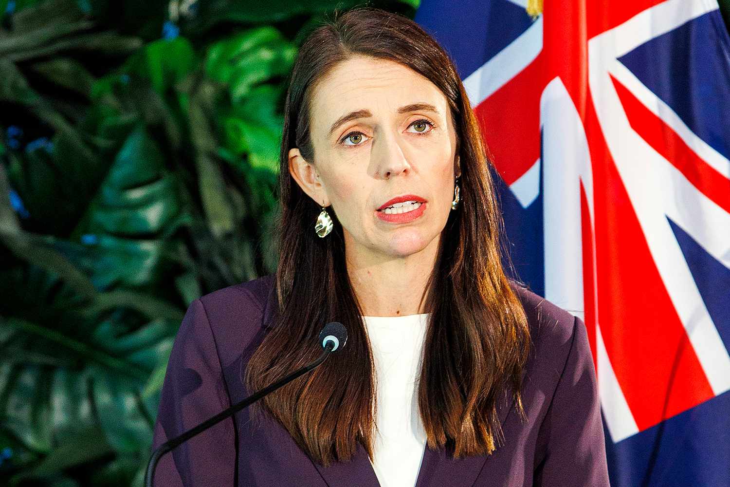 New Zealand PM Jacinda Ardern Responds to Misogynistic Query