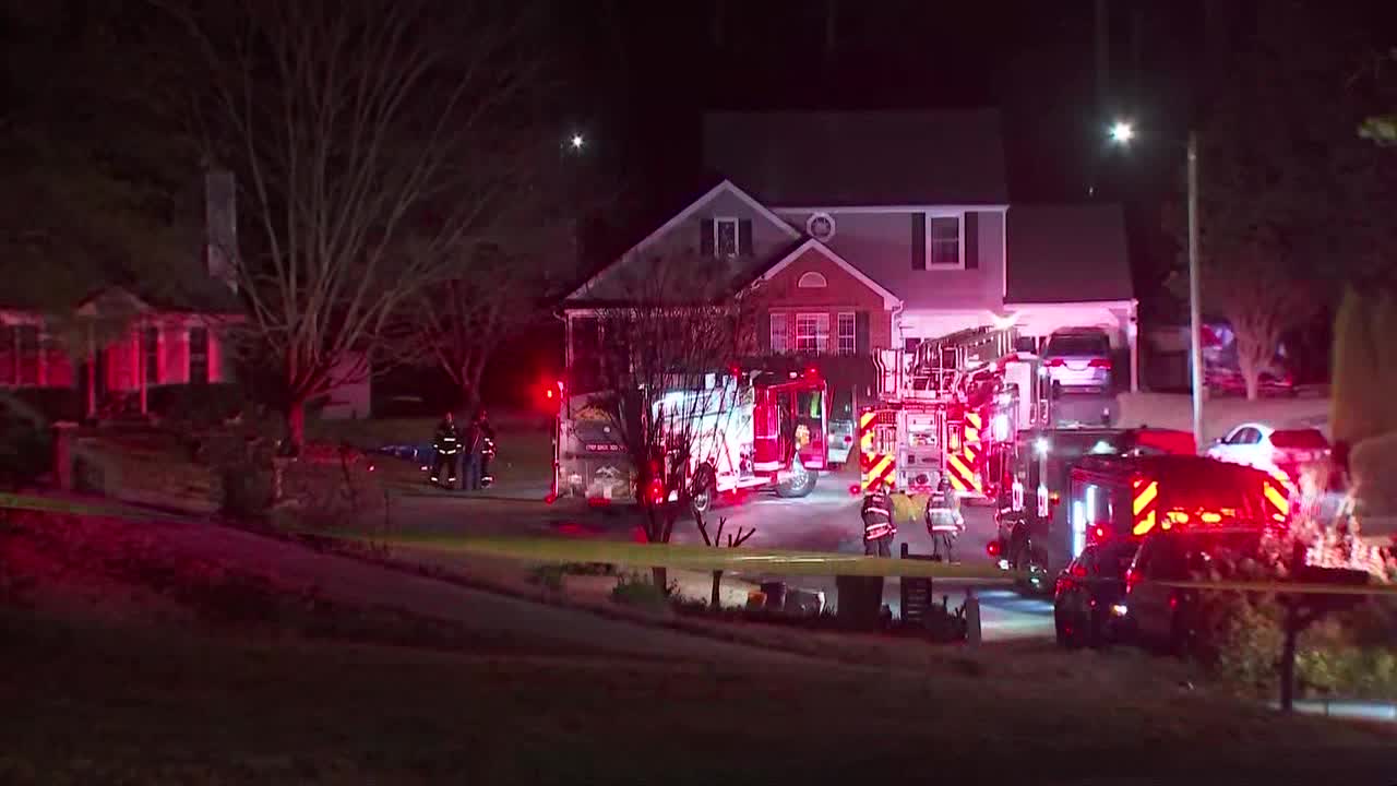 1 particular person useless, one other injured in fireplace at Cobb County dwelling