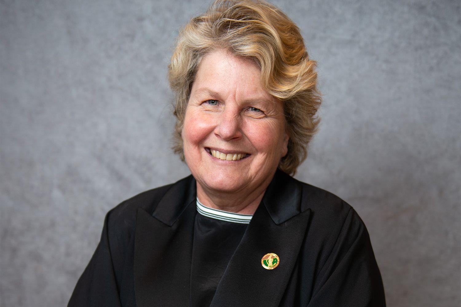 Sandi Toksvig Cancels New Zealand Comedy Tour Resulting from Sickness