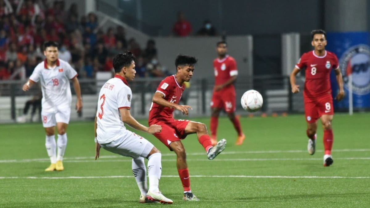 Singapore maintain Vietnam in AFF Mitsubishi Electrical Cup with gutsy show