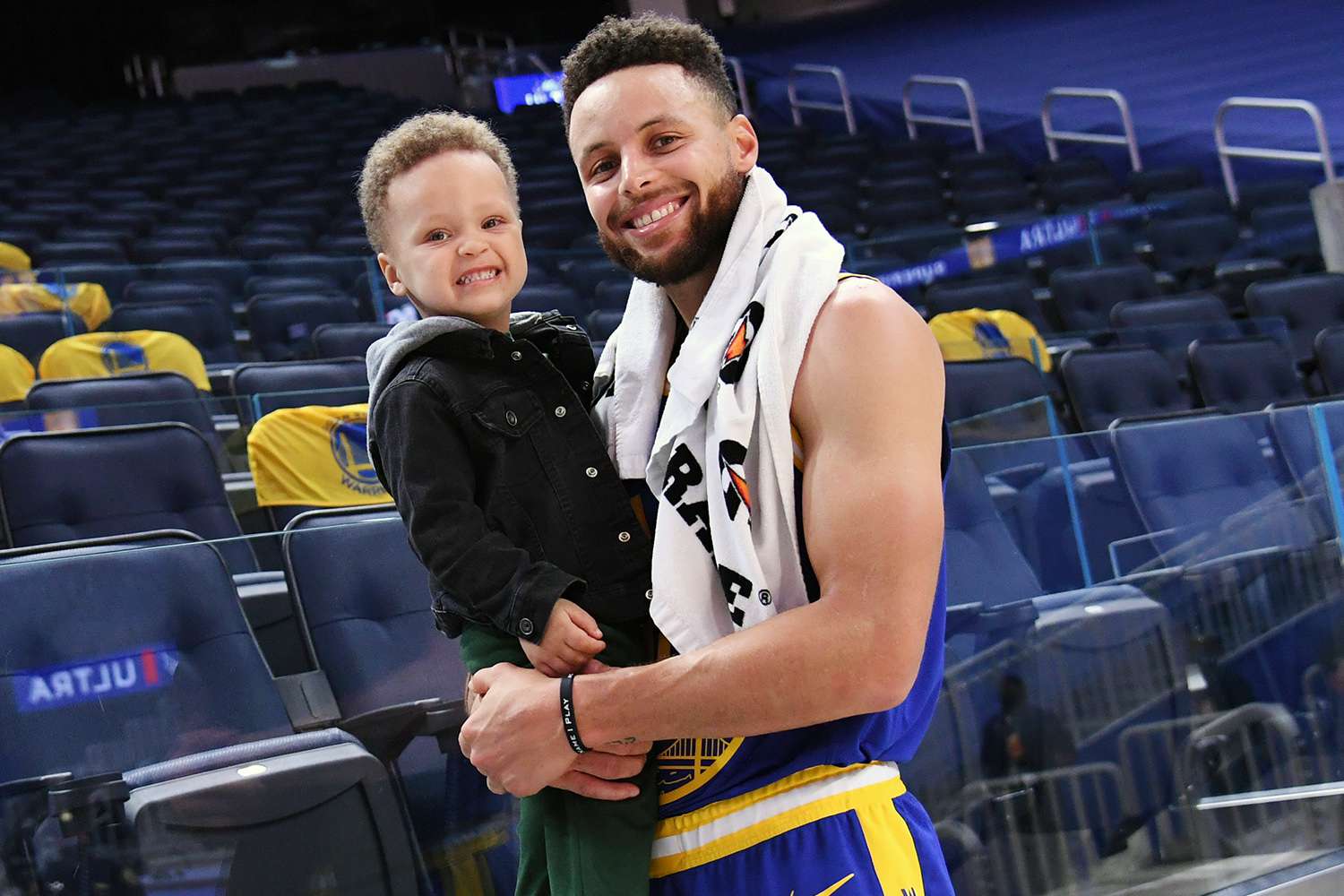 Watch Stephen Curry’s Son Canon, 4, Fanboy Over Klay Thompson