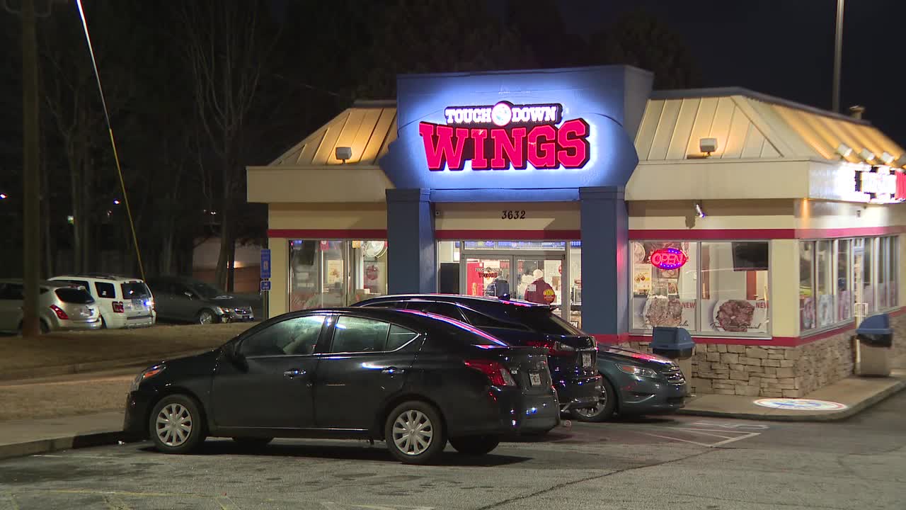 3 shot close to busy DeKalb County buying space