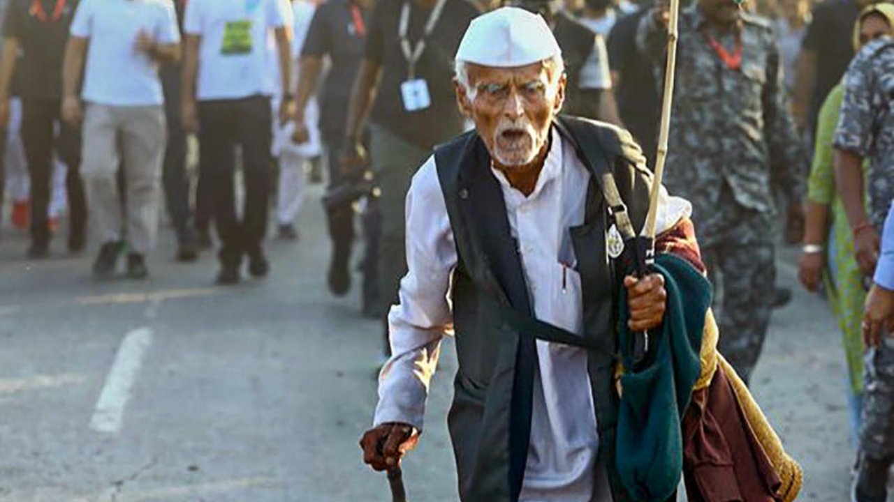 If politics be meals of affection, march on: 88-year-old Cong employee walks the miles in Bharat Jodo Yatra