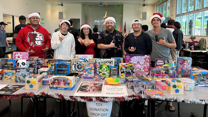 MELE music program entertains for the vacations, collects toys for keiki