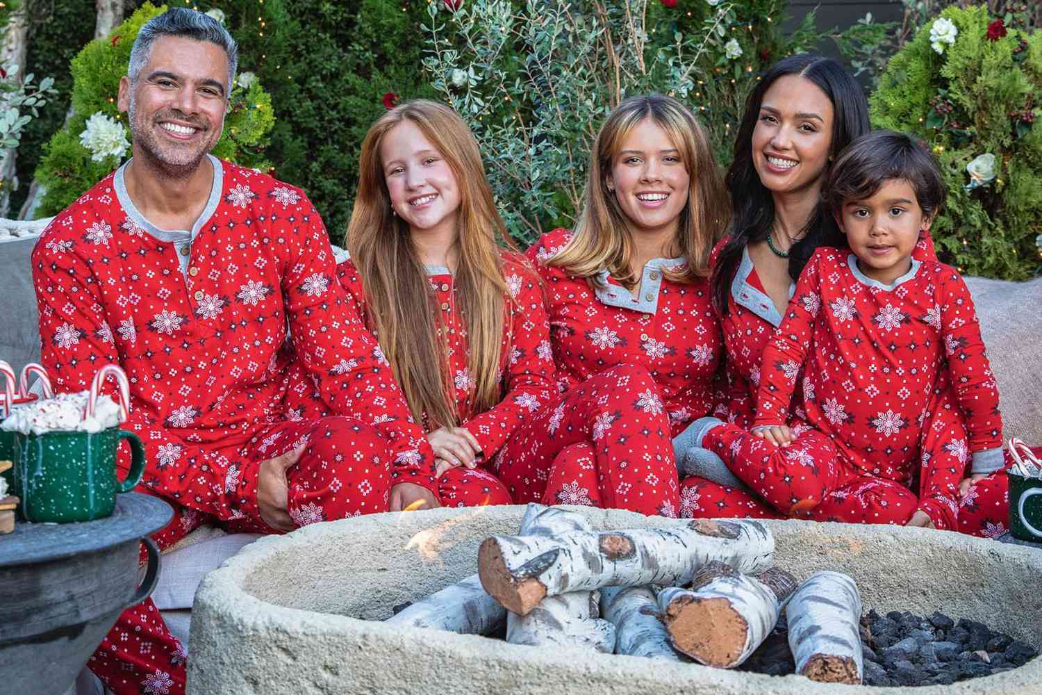 Jessica Alba’s Three Children Look All Grown Up in Household Christmas Pictures