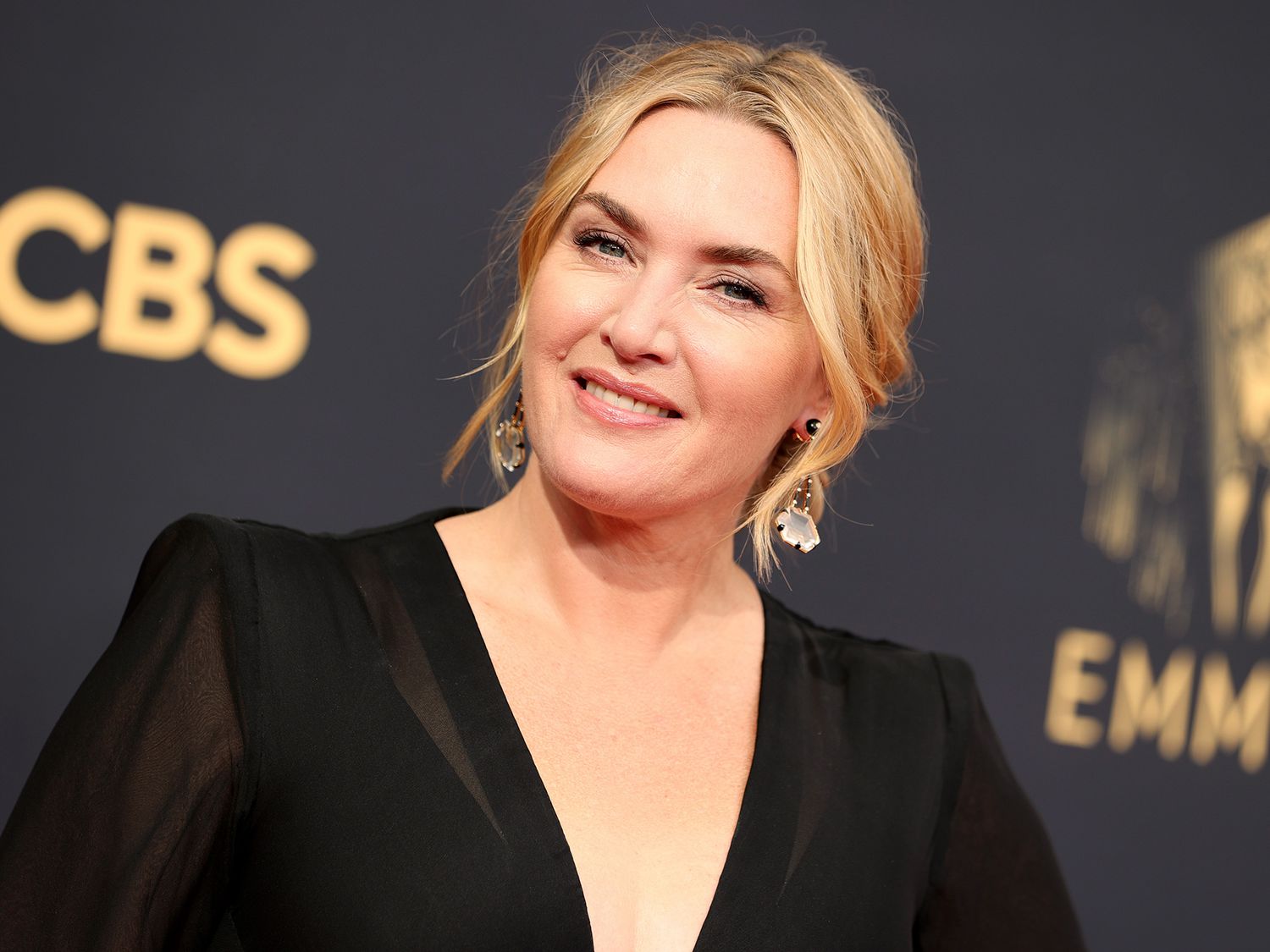 Kate Winslet Desires Different Girls in Their 40s to Embrace Their Magnificence