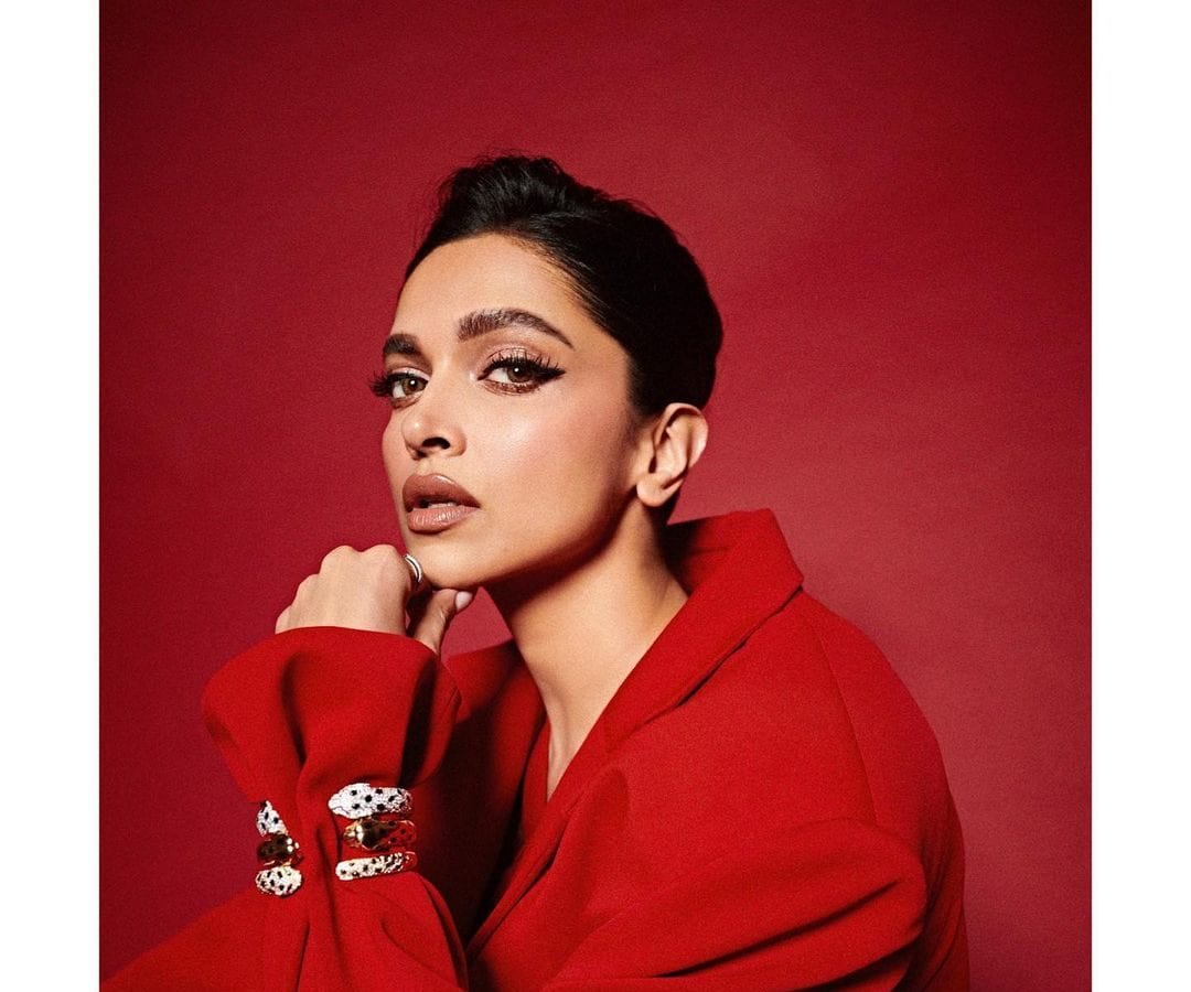 Flip To Jumpsuit Chapter By Alia Bhatt, Deepika Padukone