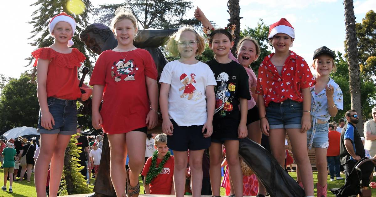 Parkes Christmas road parade and carnival make welcome return in 2022 after three-year absence | Parkes Champion-Publish