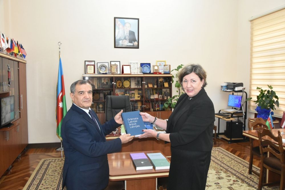 Latvian Cost d’Affaires presents books to Azerbaijani Nationwide Library [PHOTO]