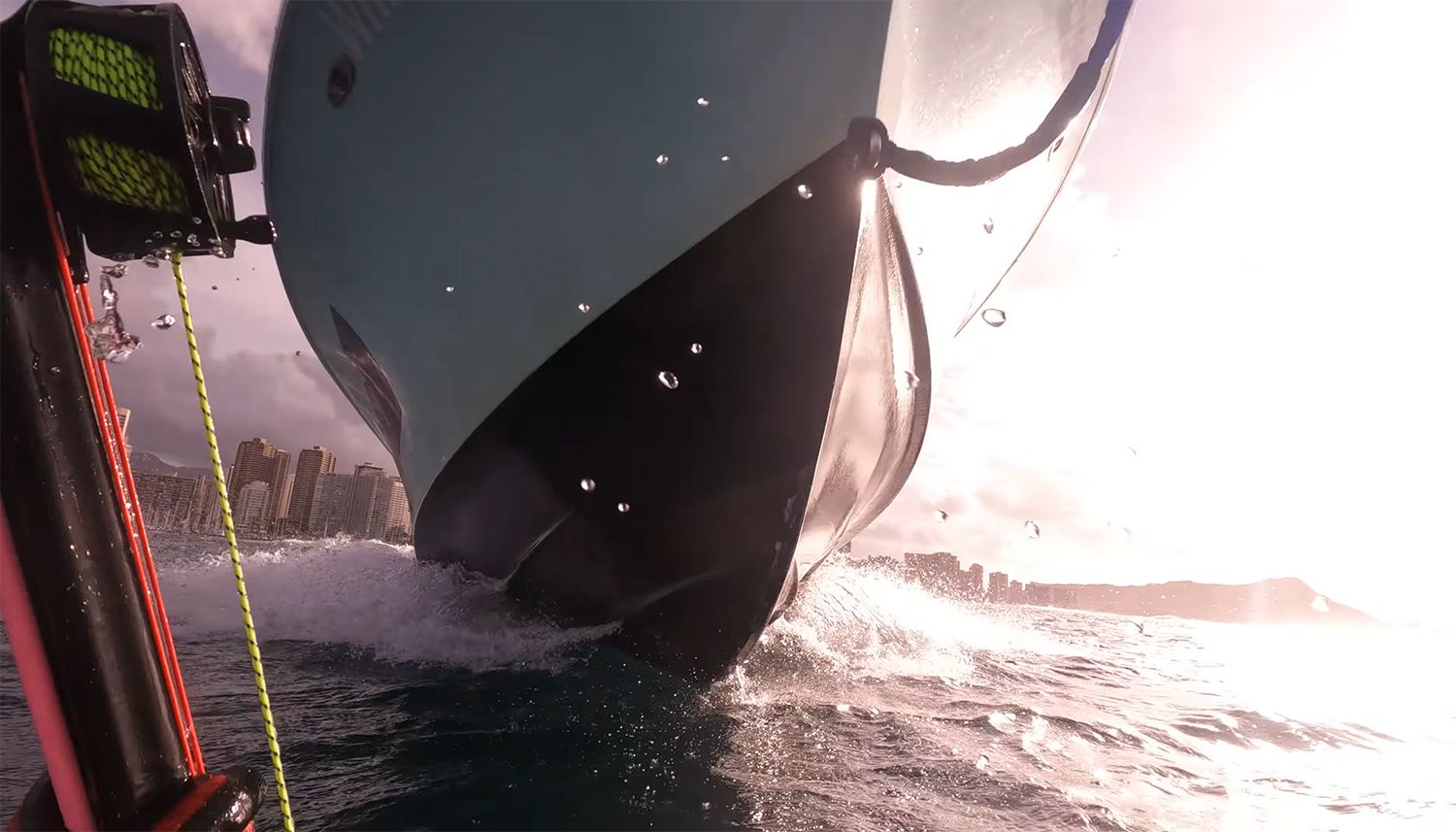 Spear Fisher Narrowly Avoids Being Run Over by Velocity Boat in Hawaii