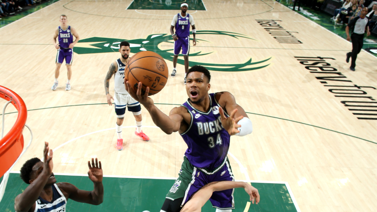 Bucks’ Giannis Antetokounmpo turns into first participant with consecutive 40-20-5 video games since Wilt Chamberlain