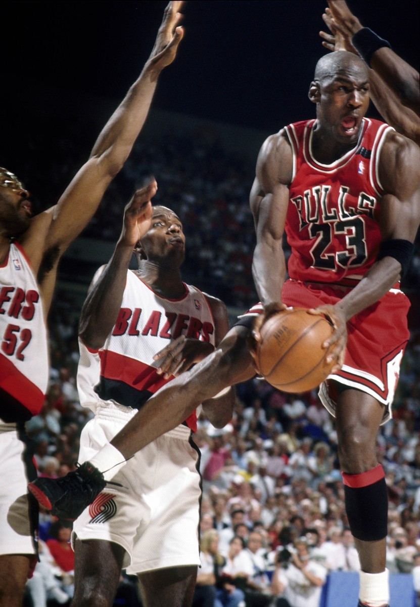 Clyde Drexler reveals Michael Jordan’s softer aspect: “He let me use his golf golf equipment.”