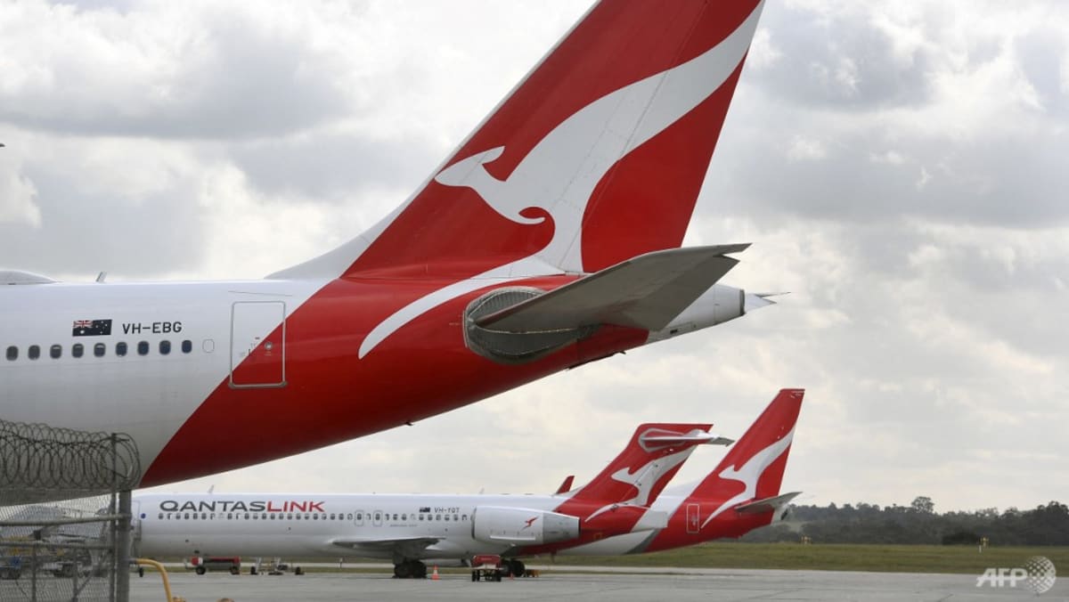 Qantas flight lands safely in Sydney after mid-air mayday