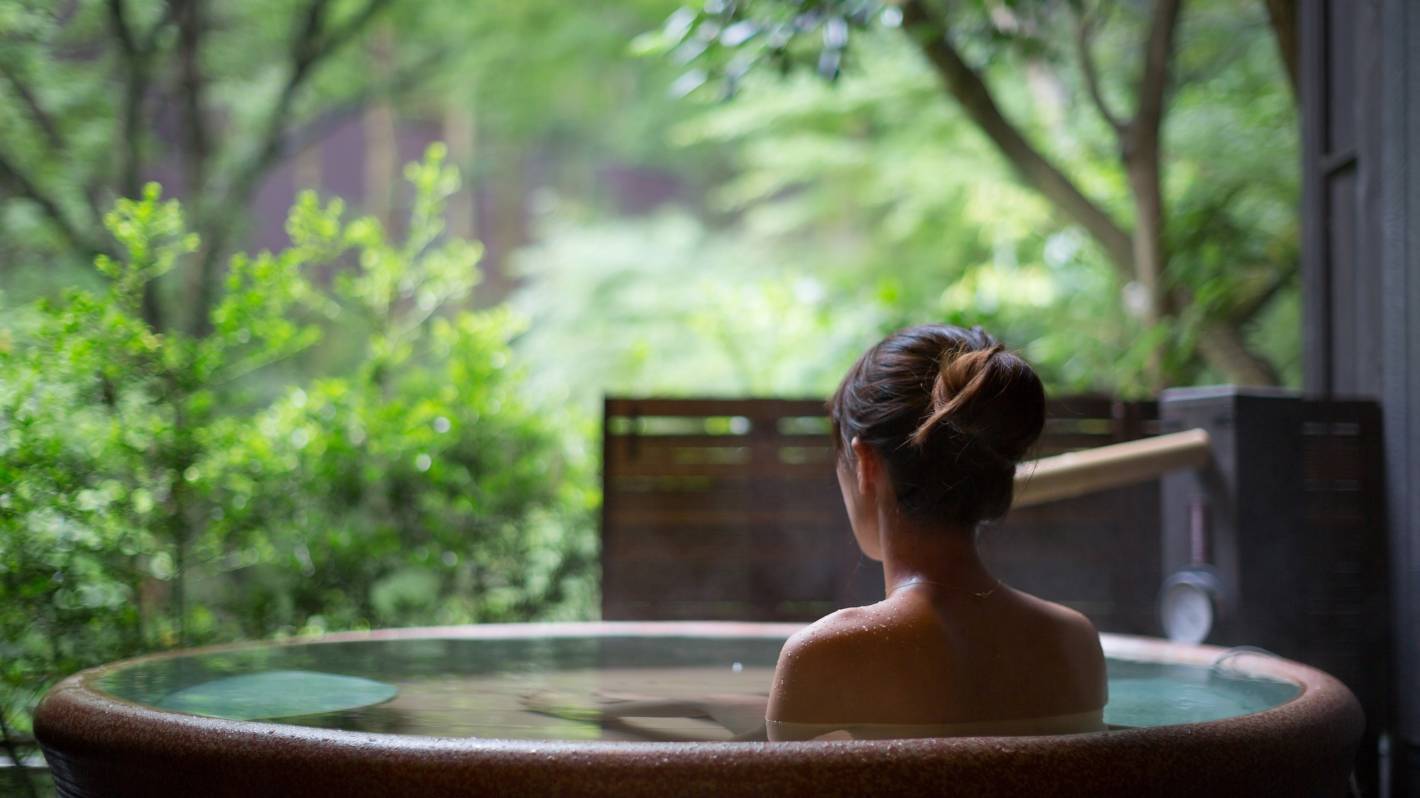 Tips on how to put a Japanese-style tub in your yard