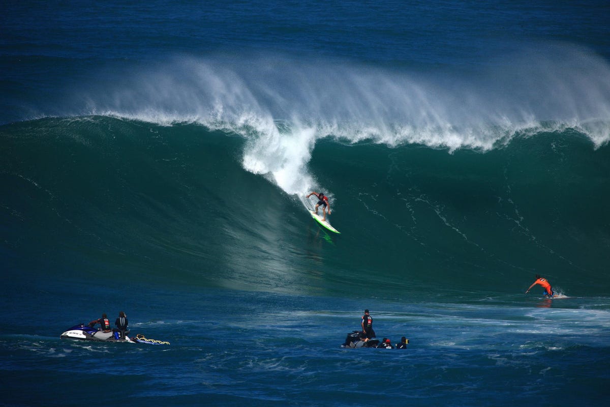 The Eddie Aikau Massive Wave Invitational Will Take Place Sunday; 30-Foot Waves Are Anticipated