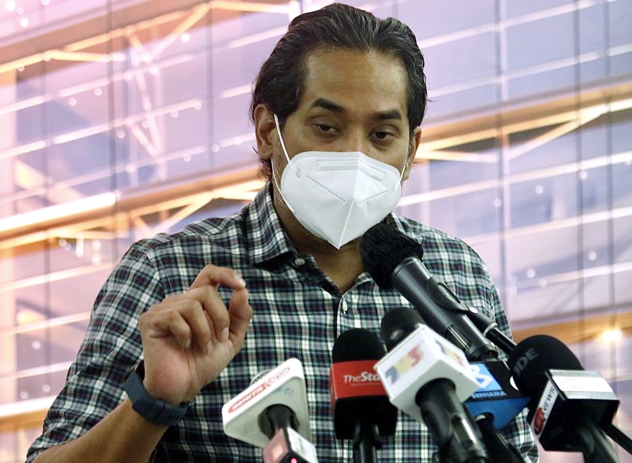 ‘Insanity’ to cease individuals from contesting high two Umno posts, says Khairy