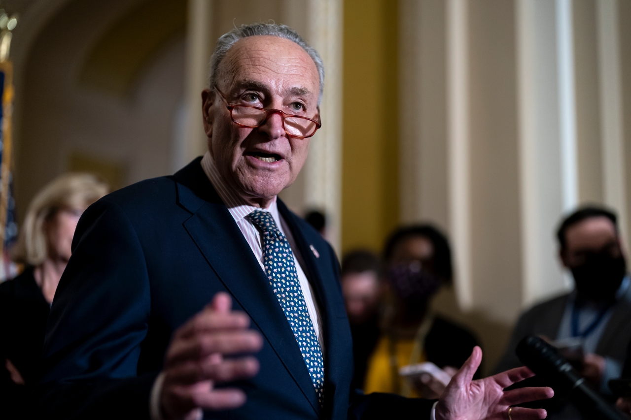 AR-15 model rifles being marketed to youngsters, Sen. Schumer says