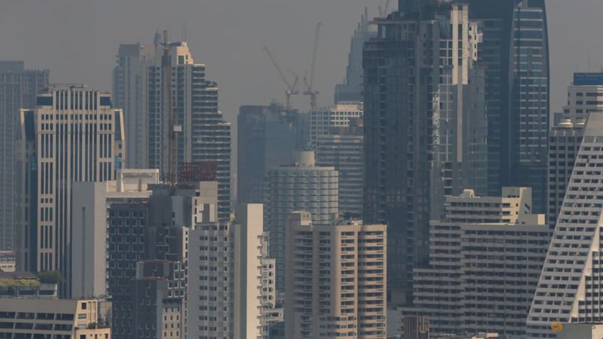 Bangkok residents suggested to remain indoors as air high quality hits unhealthy ranges