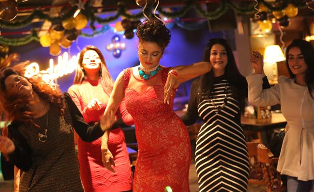 Streets, nightclubs crowded as Metropolis Stunning rings in New Yr in fashion : The Tribune India