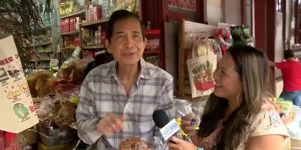 Purchasing for Lunar New Yr goodies in Honolulu’s Chinatown