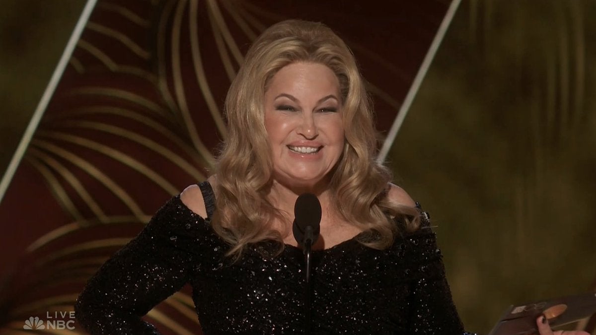 Jennifer Coolidge praised for delivering ‘comedy masterclass’ throughout hilarious Golden Globes monologue