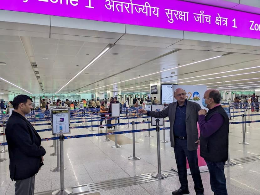 MoCA Secretary Rajiv Bansal Visits Delhi Airport To Overview Covid Testing