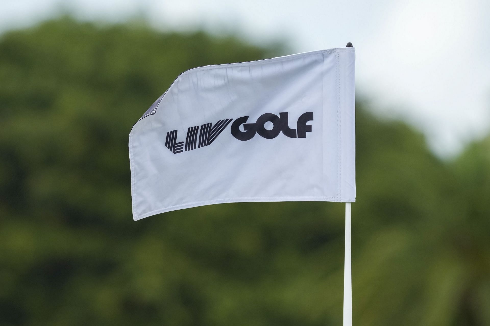 “Earlier than or after Gossip Lady?” – Followers react to LIV Golf’s TV deal announcement