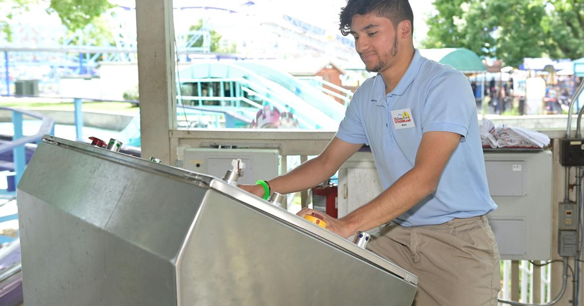 Dutch Wonderland will increase beginning pay to draw seasonal workers | Native Enterprise