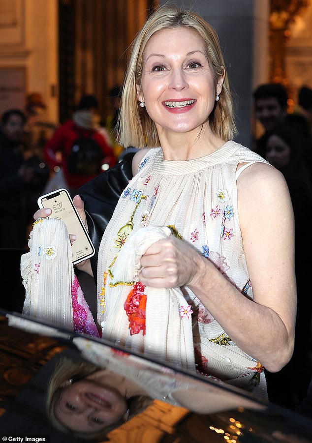 Kelly Rutherford, 54, exudes ageless glamor in fluttery floral take a look at Paris Style Week