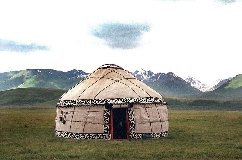 On the Transfer With Dwelling in Tow – Nomadic Life-style is Made Doable by Kazakh Yurt