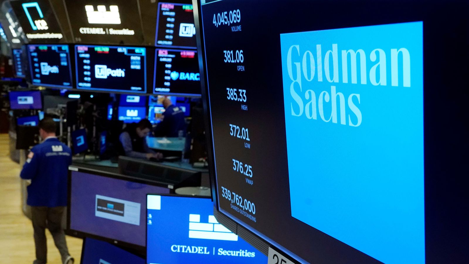 Tech companies, crypto corporations, Goldman Sachs announce main layoffs