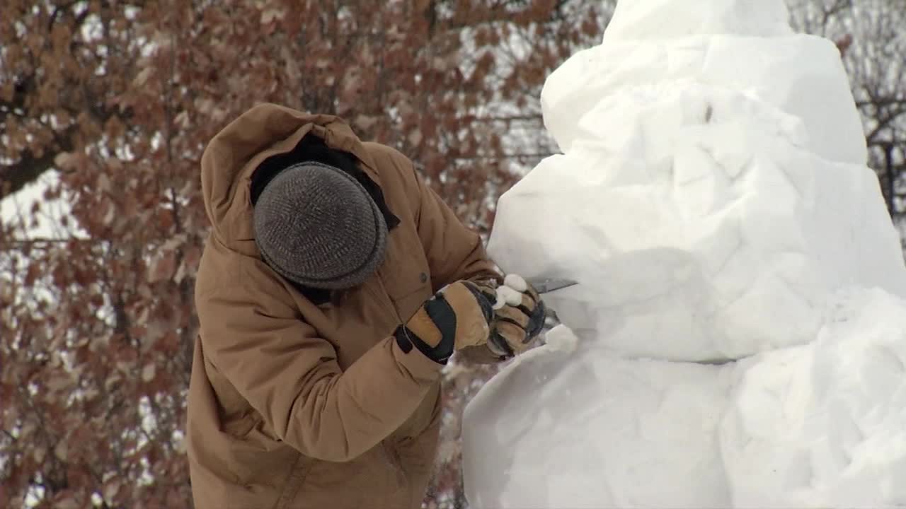 Minnesotans courageous the chilly to see snow sculptures at Winter Carnival – KSTP