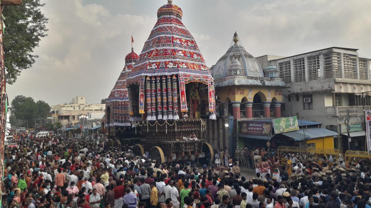 Devotees witness automotive competition of Sri Natarajar temple in Chidambaram