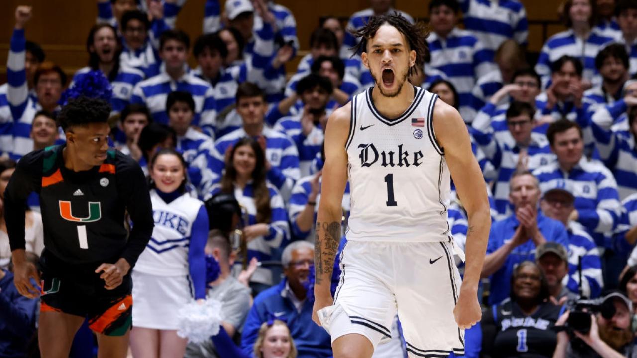 Duke outlasts No. 17 Miami, Antoine Davis climbs file books and extra from a university hoops Saturday