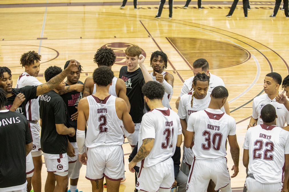 Gents Proceed Dwelling Dominance With 82-71 Win Over Austin Faculty