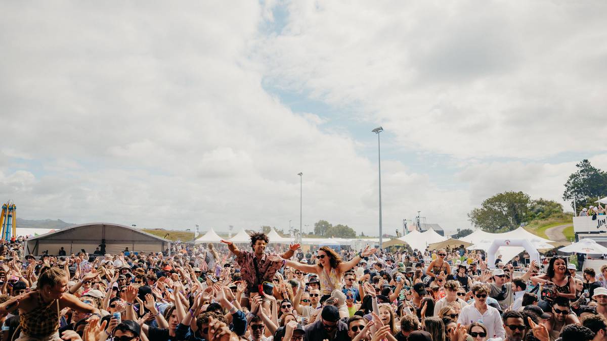 Mount Maunganui: Backpackers full amid busy competition season