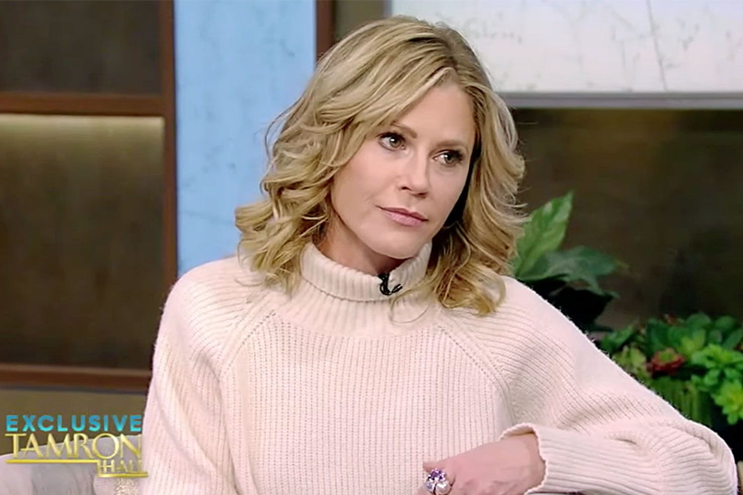 Julie Bowen Remembers Having an Consuming Dysfunction When She Was a Teen