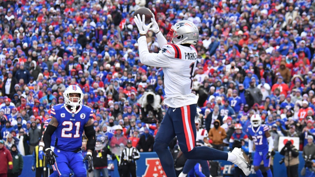 DeVante Parker’s leaping landing was a magnificence