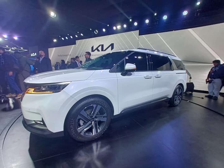 Kia Carnival MPV Unveiled Auto Expo 2023 India Verify Specs Design Options Images