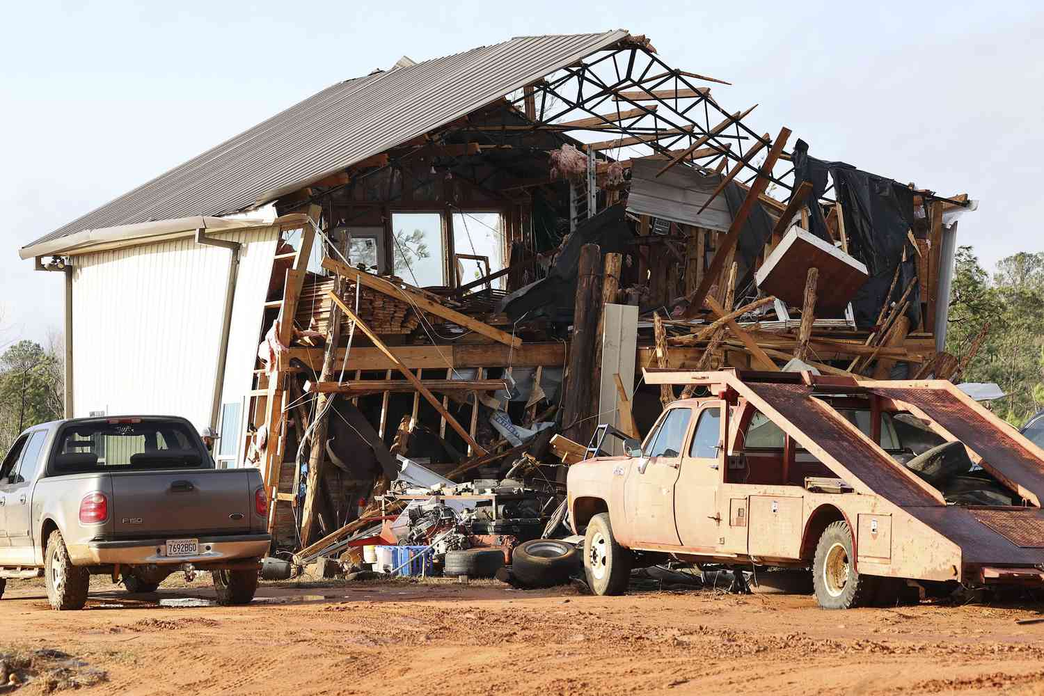 At Least 6 Folks Lifeless As a consequence of Extreme Storms and Tornados in Alabama