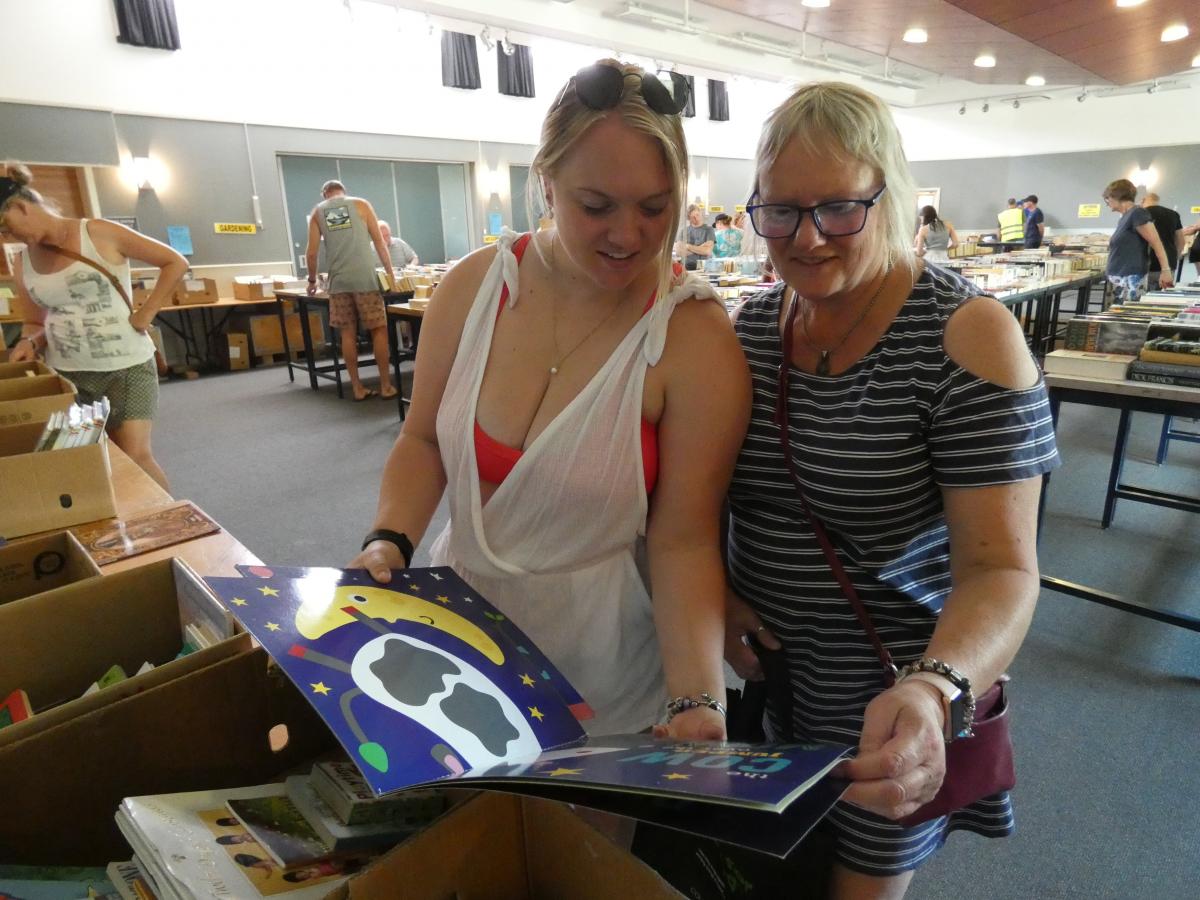 Web page-turning offers delight readers at annual e book sale