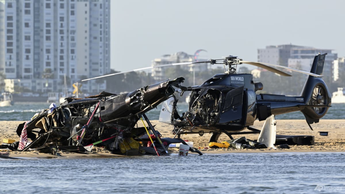 Two helicopters collide in Australia, killing 4