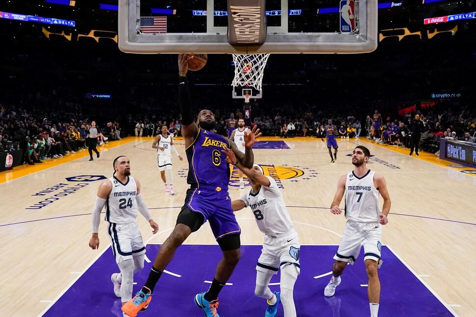 Lakers Rally to Snap Grizzlies’ Profitable Streak at 11 Video games