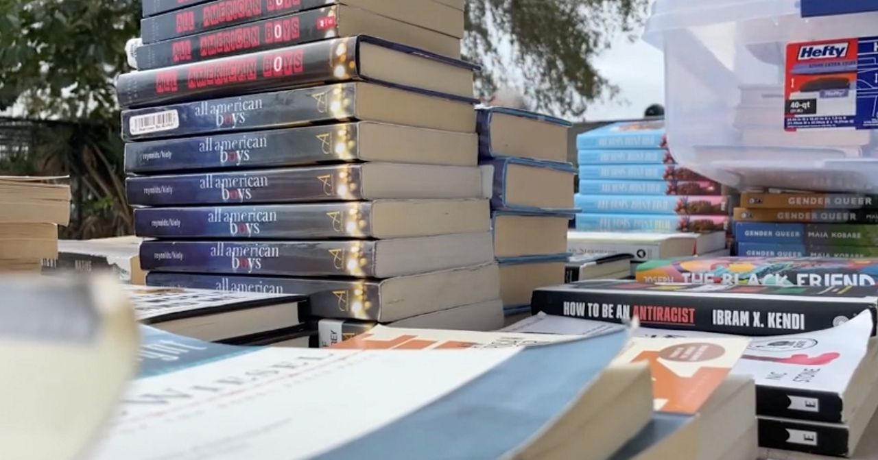 Rally in Brevard County to cease a ban on books in faculties