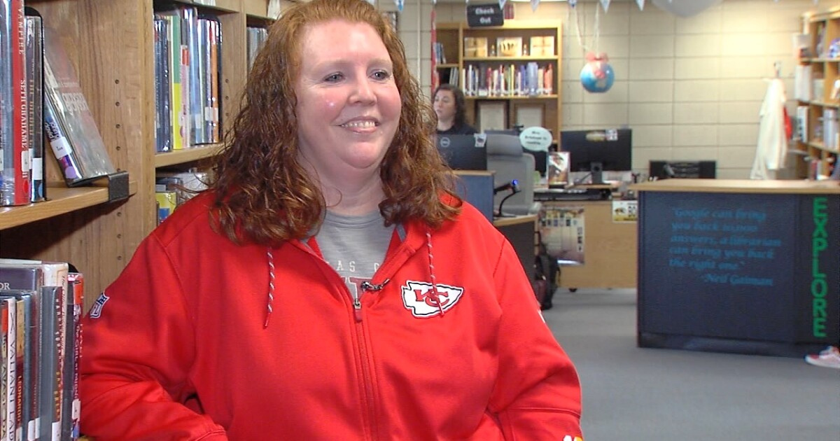 Fort Osage librarian, sports activities announcer wins tickets to Chiefs playoff sport