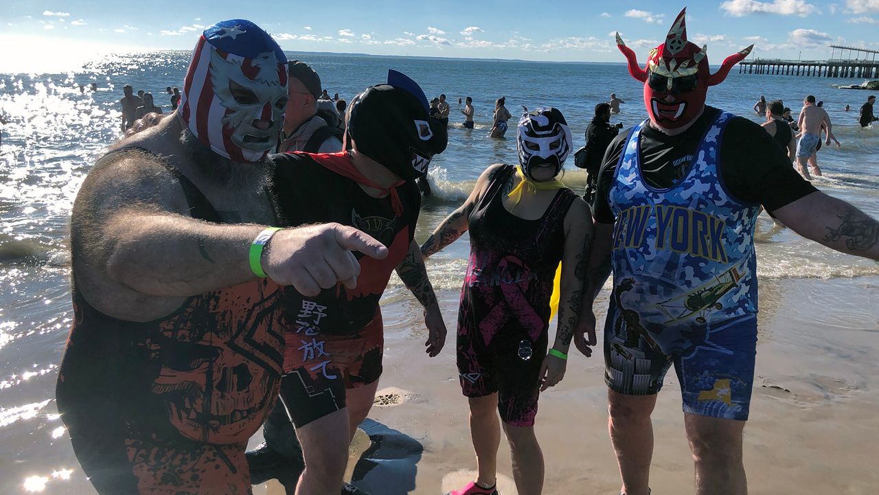 Polar Bear Plunge rings in new yr in Coney Island